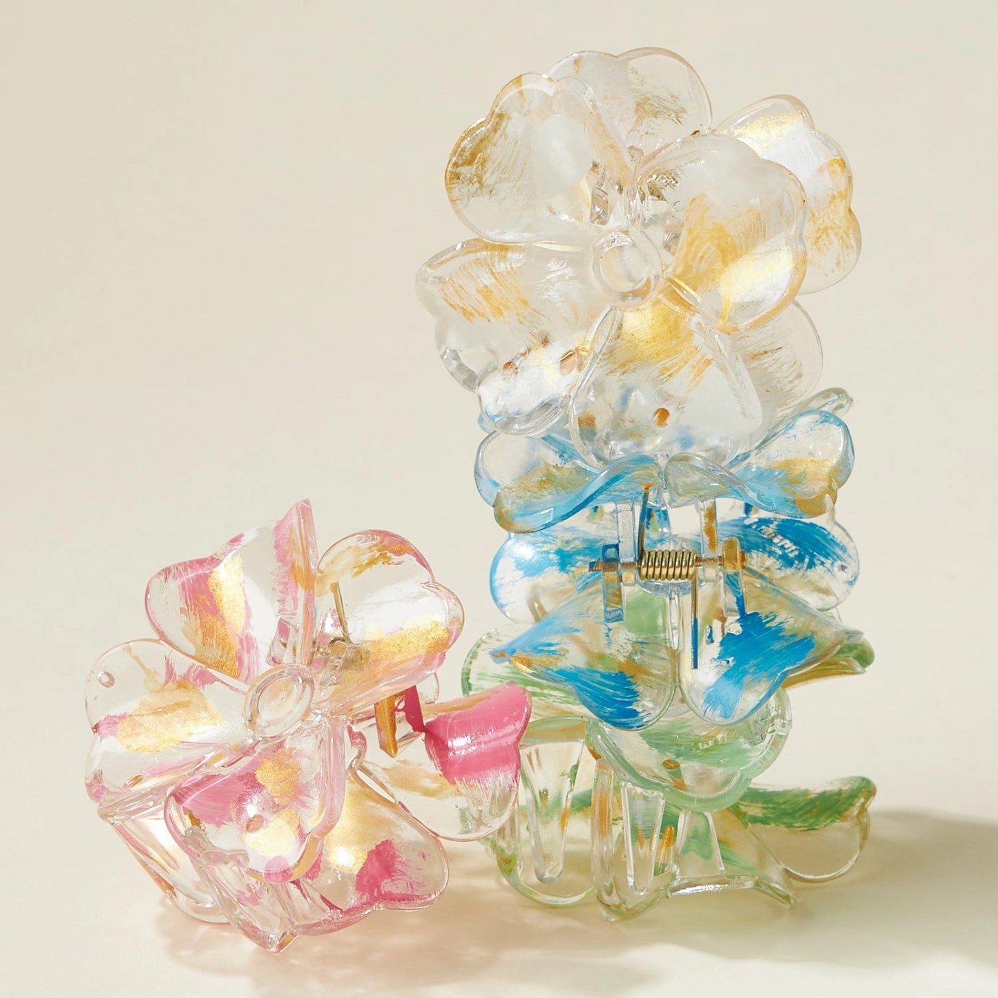 Sunlit Petal Hair Claw