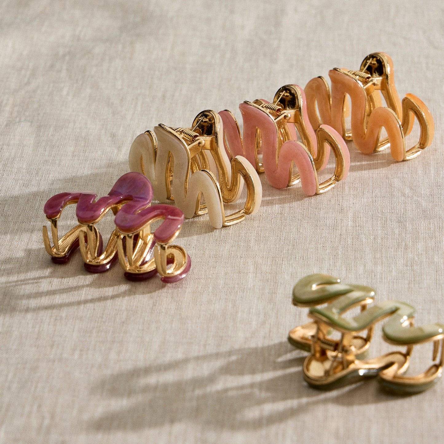 Golden Flow Hair Claw
